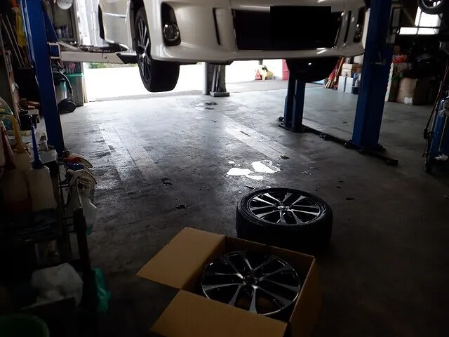 エスティマ　アルミホイール交換　大垣市　整備　修理　