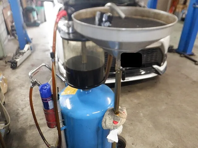 カローラクロス　一宮市　岐阜市　笠松町　エンジンオイル交換