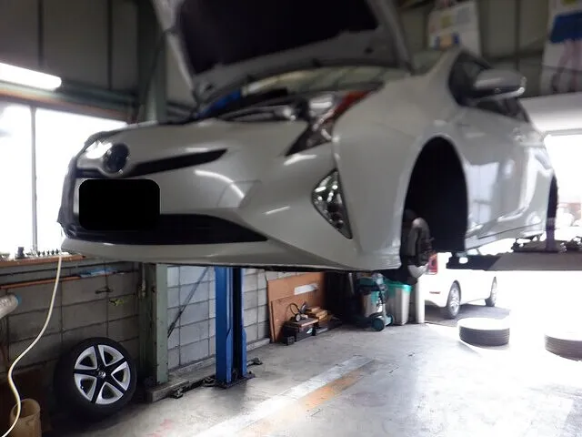 プリウス　車検　一宮市　笠松町　岐南町　整備　修理　1日車検
