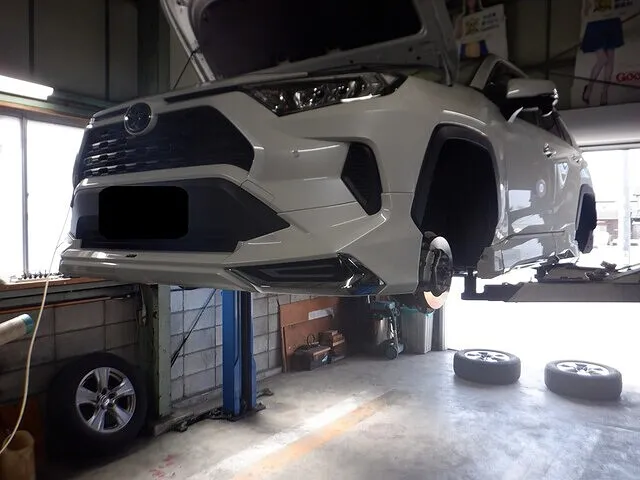 ラブ４　RAV4　車検　笠松町　岐南町　整備　修理　1日車検