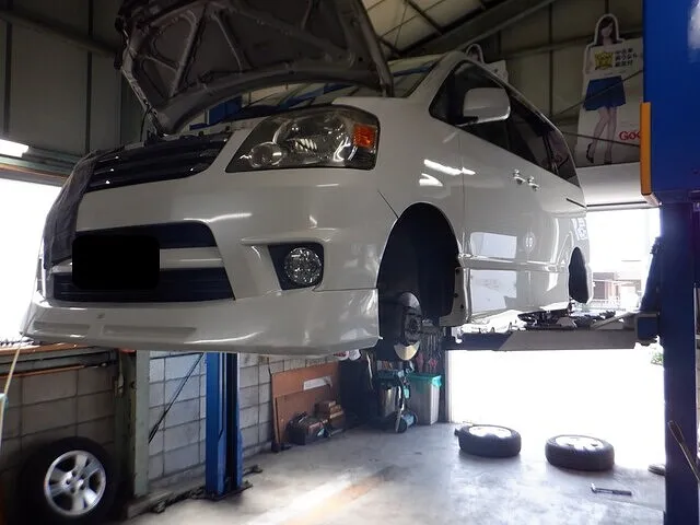 トヨタ　ノア　車検　笠松町　AZR60G　修理　整備　1日車検