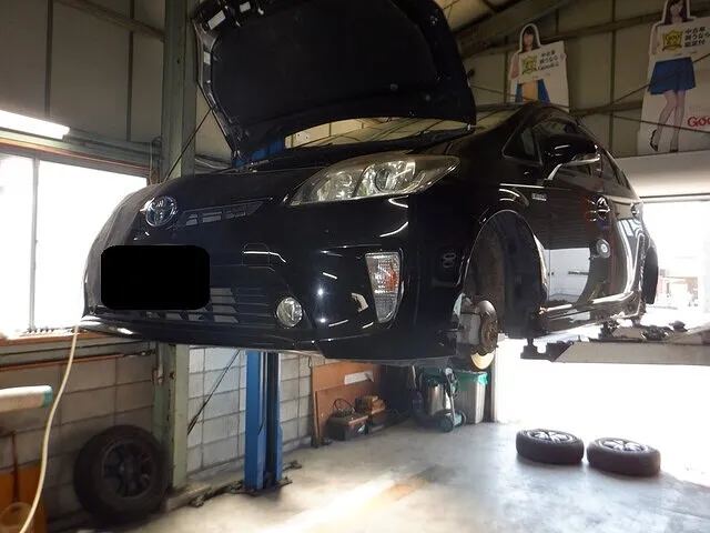 トヨタ　プリウス　車検　笠松町　岐南町　修理　整備　1日車検