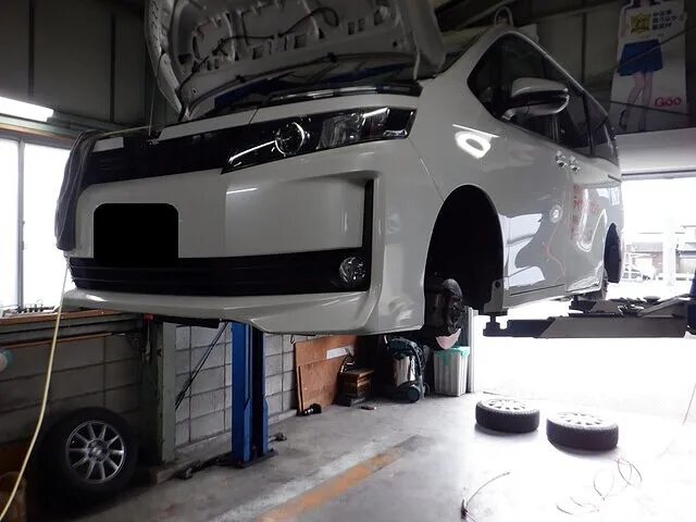 トヨタ　ヴォクシー　岐南町　笠松町　岐阜市　1日車検　車検