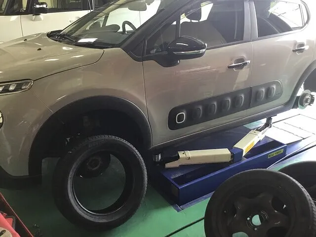加古川市　シトロエン　車検、タイヤ交換　車修理