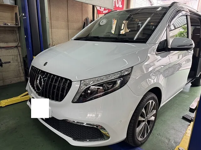 東大阪市　ベンツ　W447 Vクラス　バックレストテーブル取付