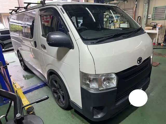 東大阪市　トヨタ　ハイエースの車検を実施しました