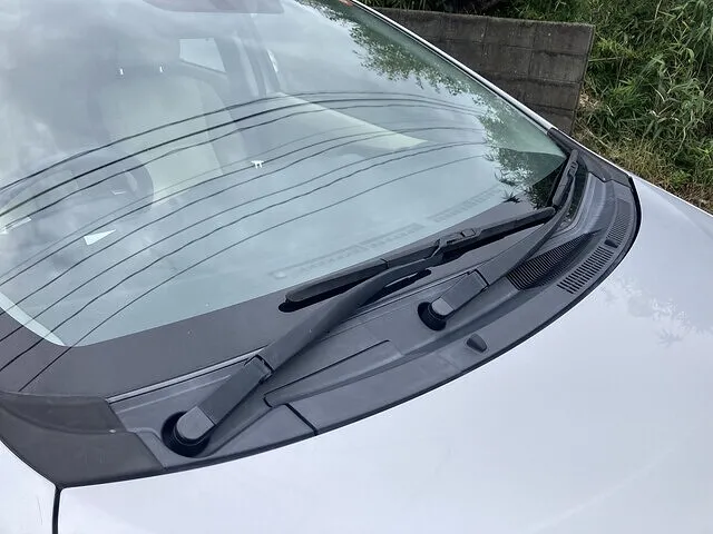 新潟市西蒲区　トヨタアクア　ワイパーリンク交換