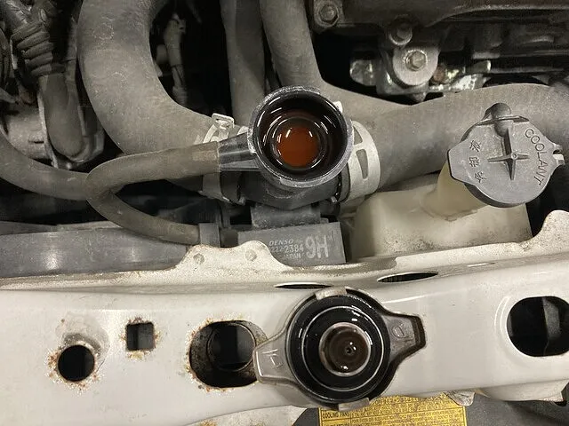 新潟市西蒲区　トヨタアクア　ウォーターポンプ交換