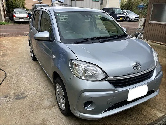 新潟市西蒲区　トヨタパッソ　ブレーキパッド交換　鉄粉落とし　車検