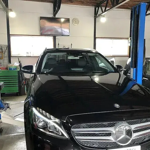 輸入車修理　ベンツC180　ブレーキパッド交換