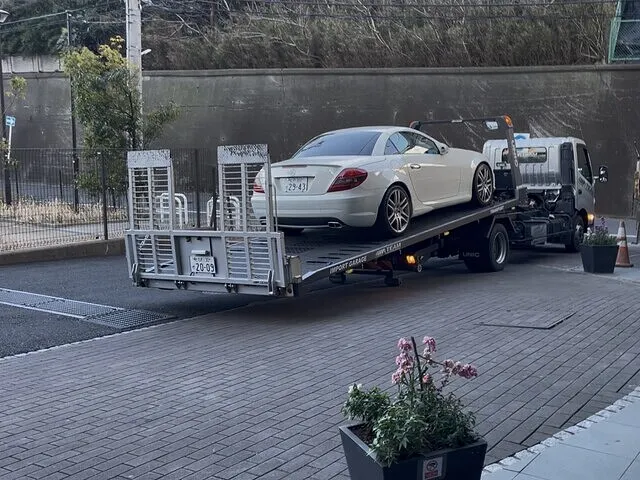 千葉県松戸市O様　ベンツSLK 最新ナビ&バックカメラ取付