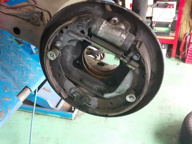 ブレーキシュー交換　笛吹市
