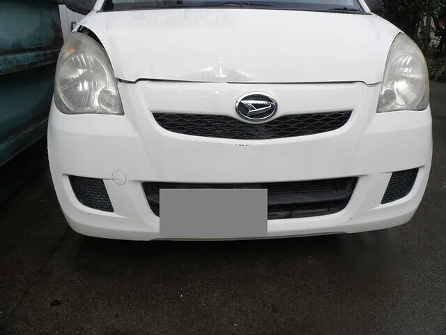 ダイハツ　ミラ　フロント廻り鈑金交換　笛吹市