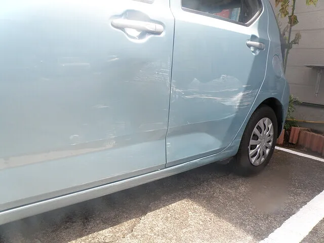 ダイハツ　ミライース　左ドア・フェンダー修理　笛吹市