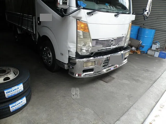 ニッサン　アトラス　フロント修理　笛吹市
