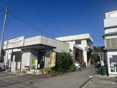 　ワアルドエンジニア外観