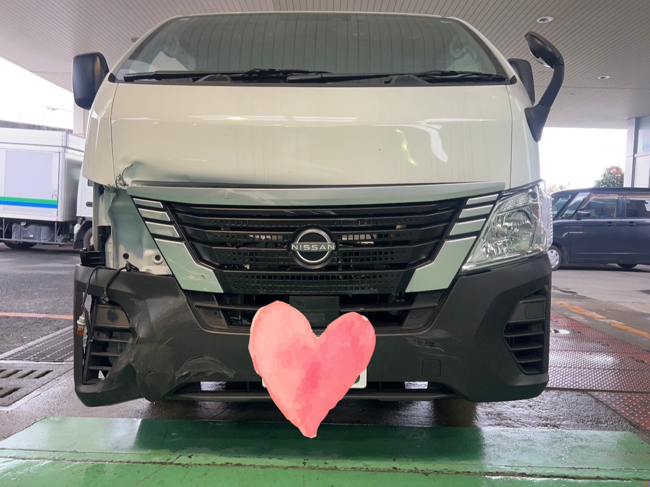 霧島市　フロントバンパー修理　日産キャラバン　鈑金塗装