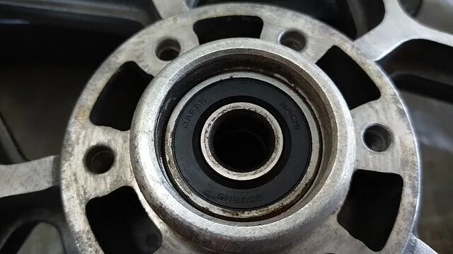 ホイールベアリング交換