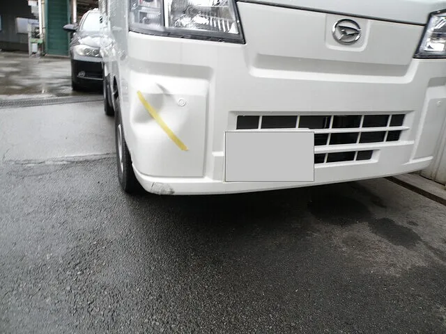 ダイハツ　ハイゼット　フロントバンパー交換