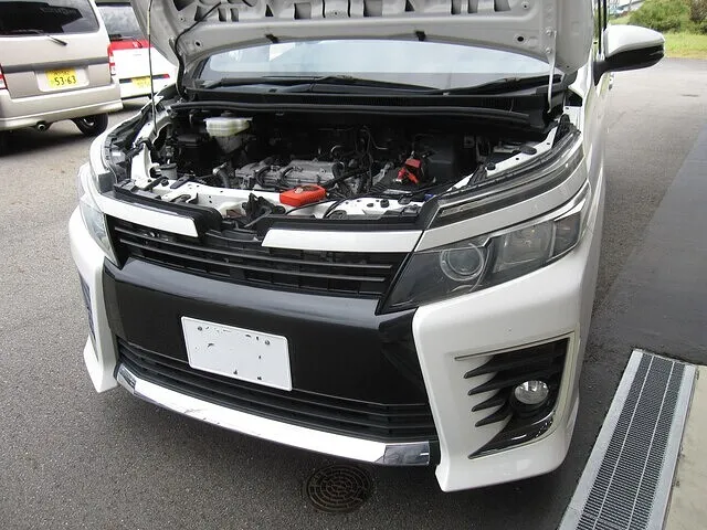ヴォクシー　ZRR80W　バッテリー交換