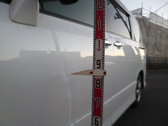 富士市 鈑金塗装 ヴォクシー 左フロントドア交換修理