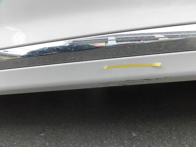 富士市　鈑金塗装　アルファード　左サイドスポイラーキズ塗装修理