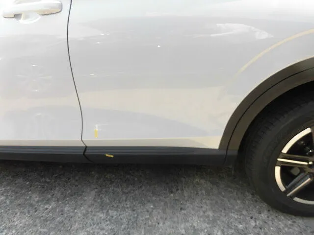 富士市　鈑金塗装　ベゼル　左リヤドア凹み塗装修理