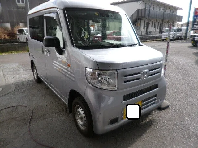 富士市　鈑金塗装　N－VANの左右フロントフェンダー鈑金塗装、フロントバンパー交換修理
