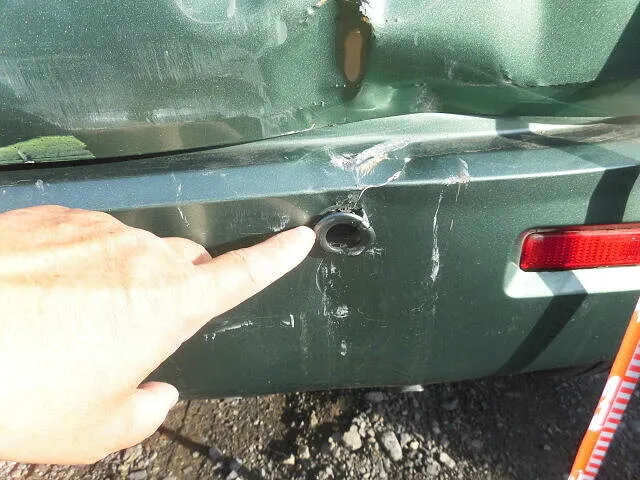 富士市　鈑金塗装　スズキ　スペーシア　リヤバンパー、バックパネル交換　リヤフロアパン鈑金塗装修理