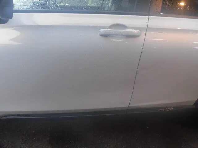 富士市　鈑金塗装　ベゼルの左フロント、リヤドア交換　塗装修理