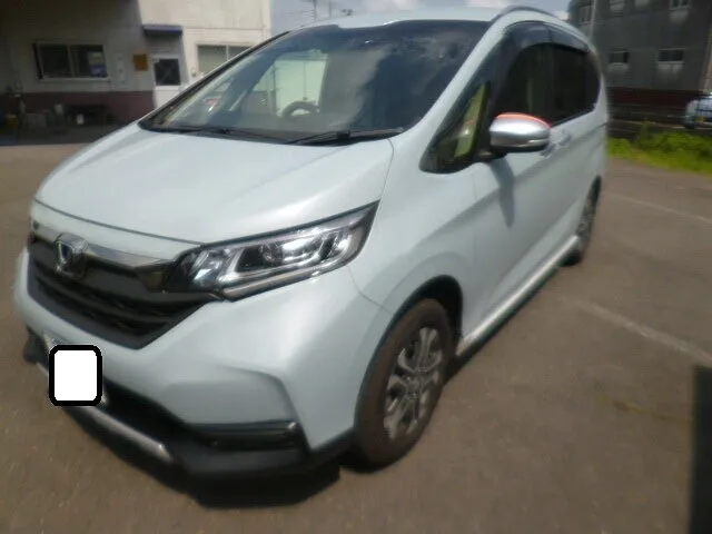 富士市　鈑金塗装　フリードの左フロントフェンダー交換塗装修理