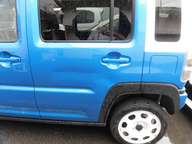 富士市　鈑金塗装　スズキ　ハスラー　左リヤドア交換塗装修理