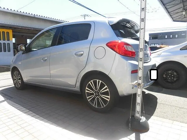 富士市　鈑金塗装　三菱　ミラージュ　左リヤドア交換、リヤフェンダーキズ塗装修理塗装