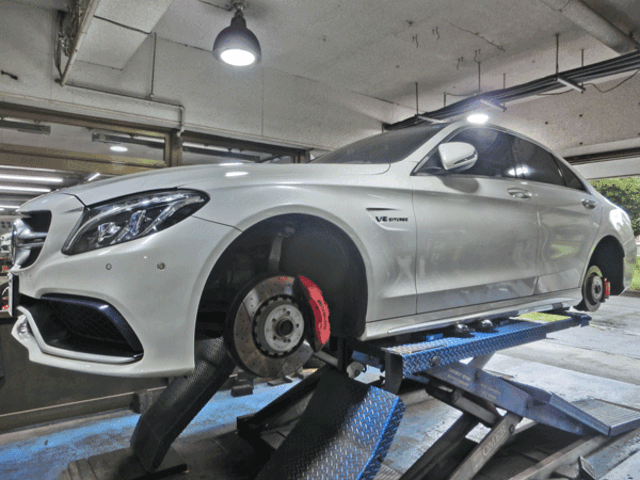 横浜市都筑区　キャリパー塗装　ベンツE63 AMG W213型