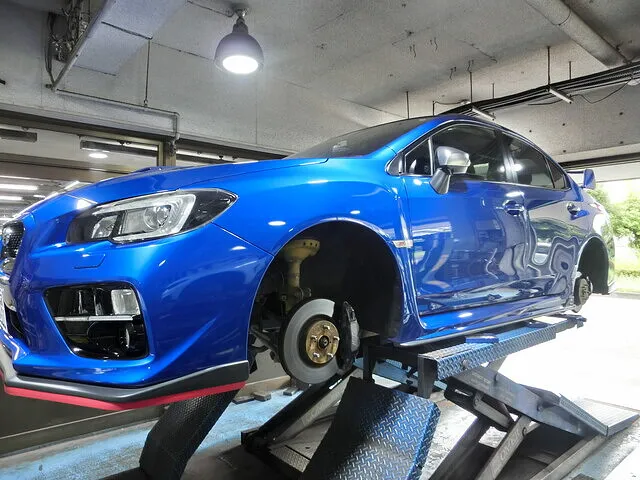 横浜市都筑区　キャリパー塗装　スバルWRX