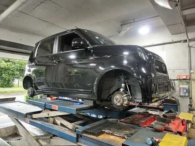 横浜市都筑区　キャリパー塗装　NOne