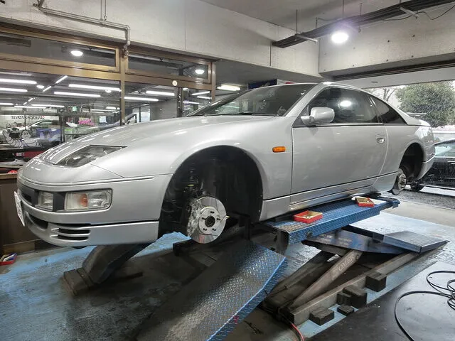 横浜市都筑区　キャリパー塗装 フェアレディZ