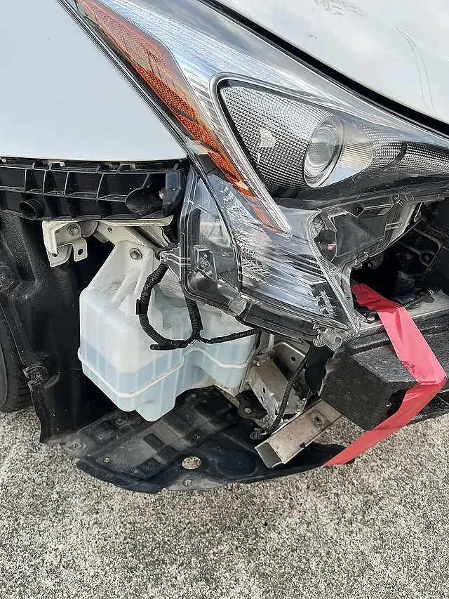 彦根市　プリウス　板金　修理