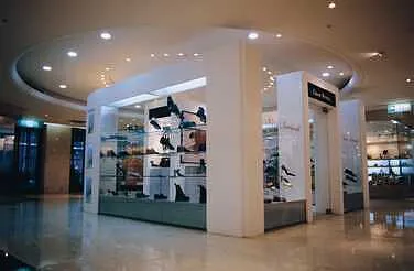 　井口自動車外観