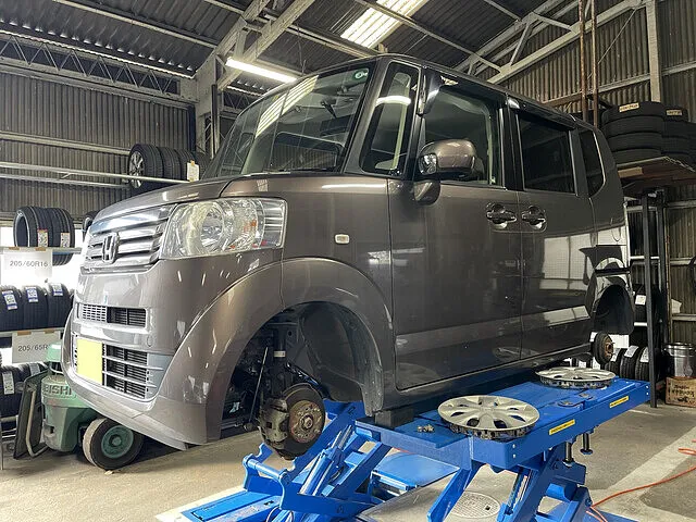 タイヤ交換 ホンダ N-BOX |  車検 高槻市