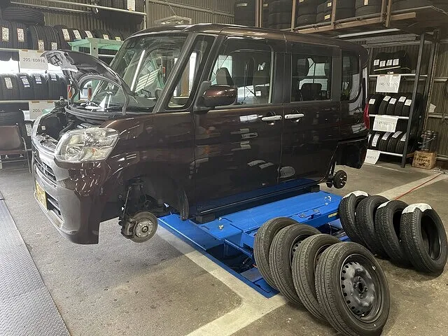 タイヤ交換 ダイハツ タント│車検 高槻市